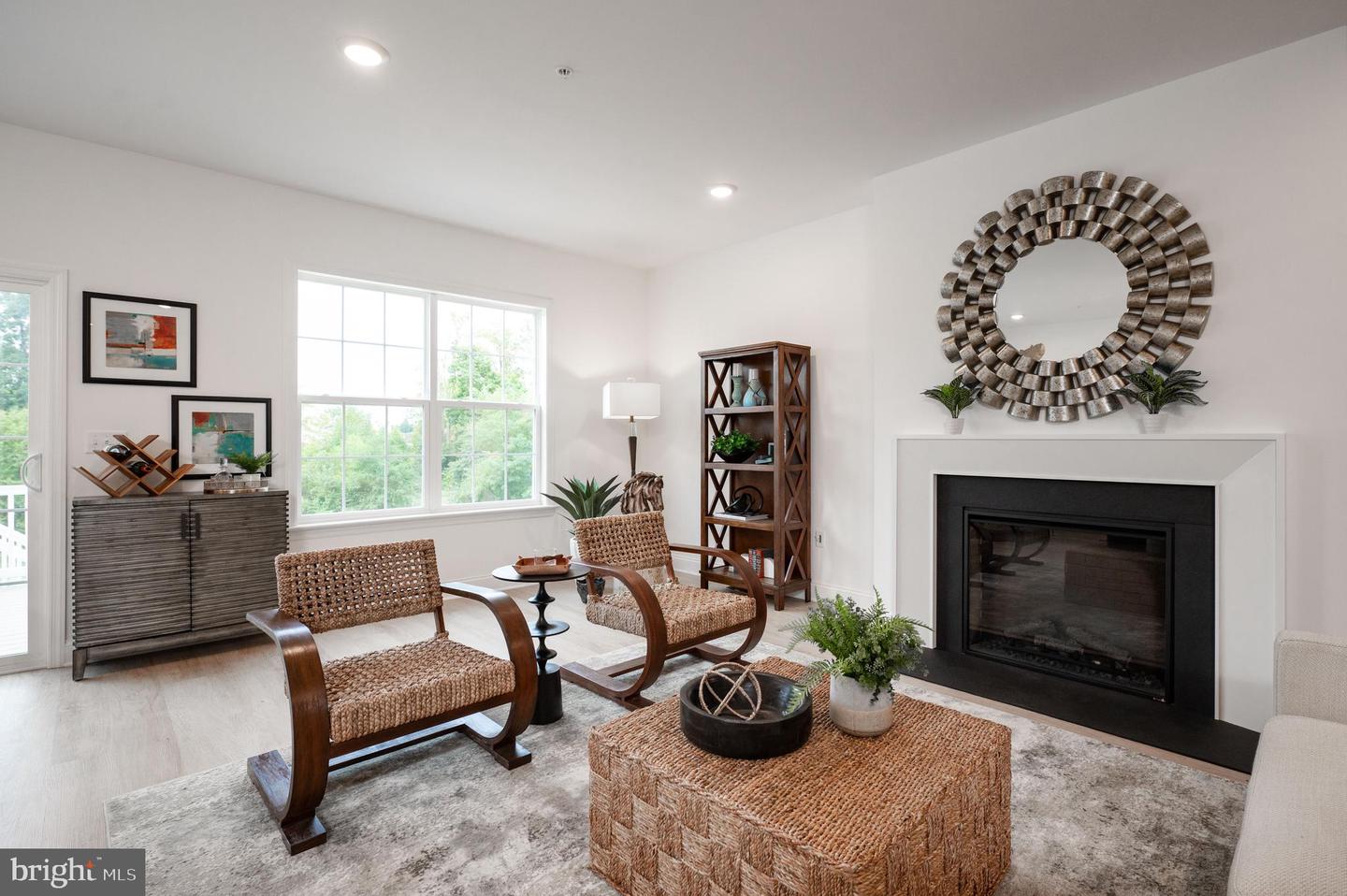 2444 Spring Water Cir Property Photo 5
