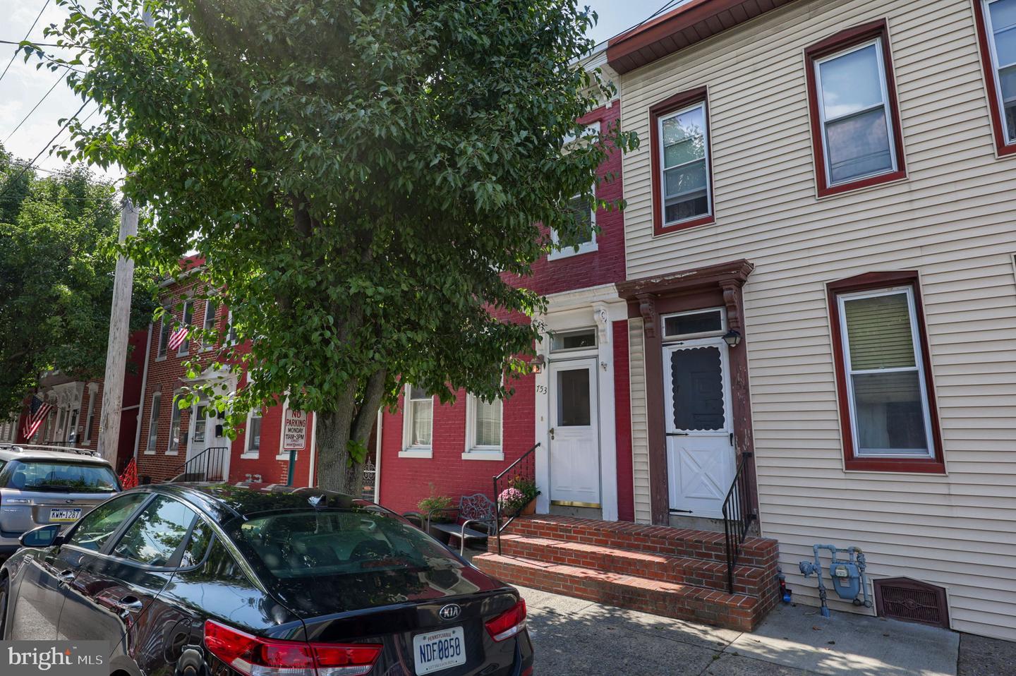 753 Locust St Property Photo 3