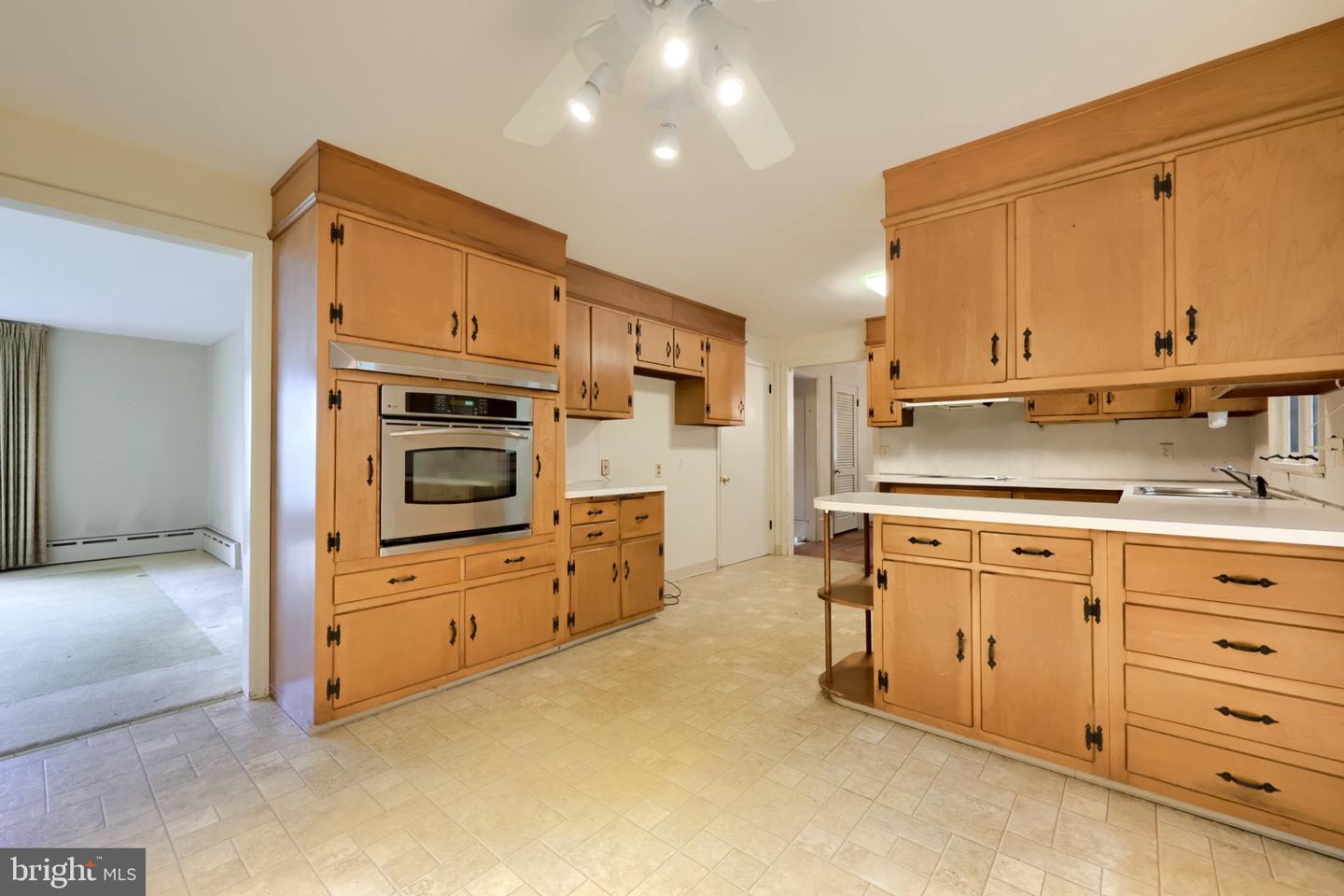 821 Timberline Dr Property Photo 8