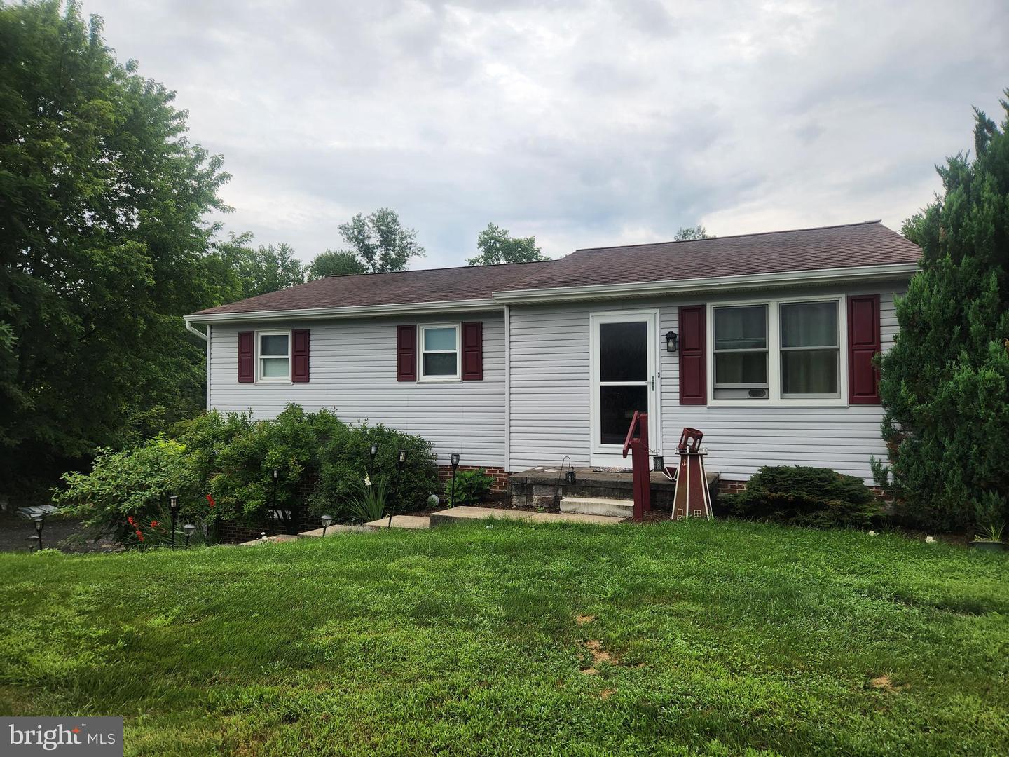 1247 Creek Rd Property Photo 1