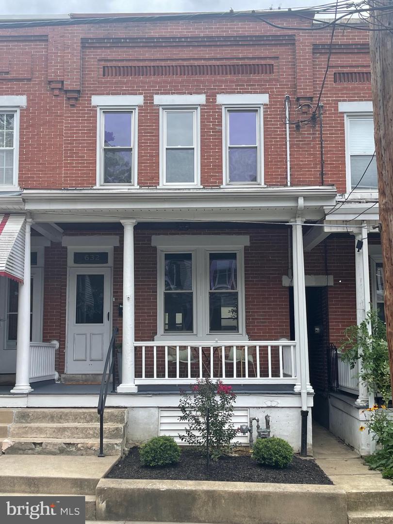 632 N Pine St Property Photo 4
