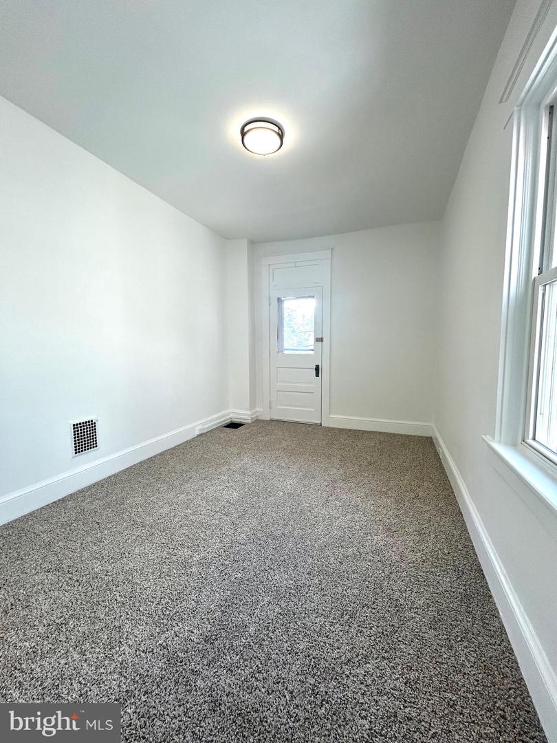 632 N Pine St Property Photo 23