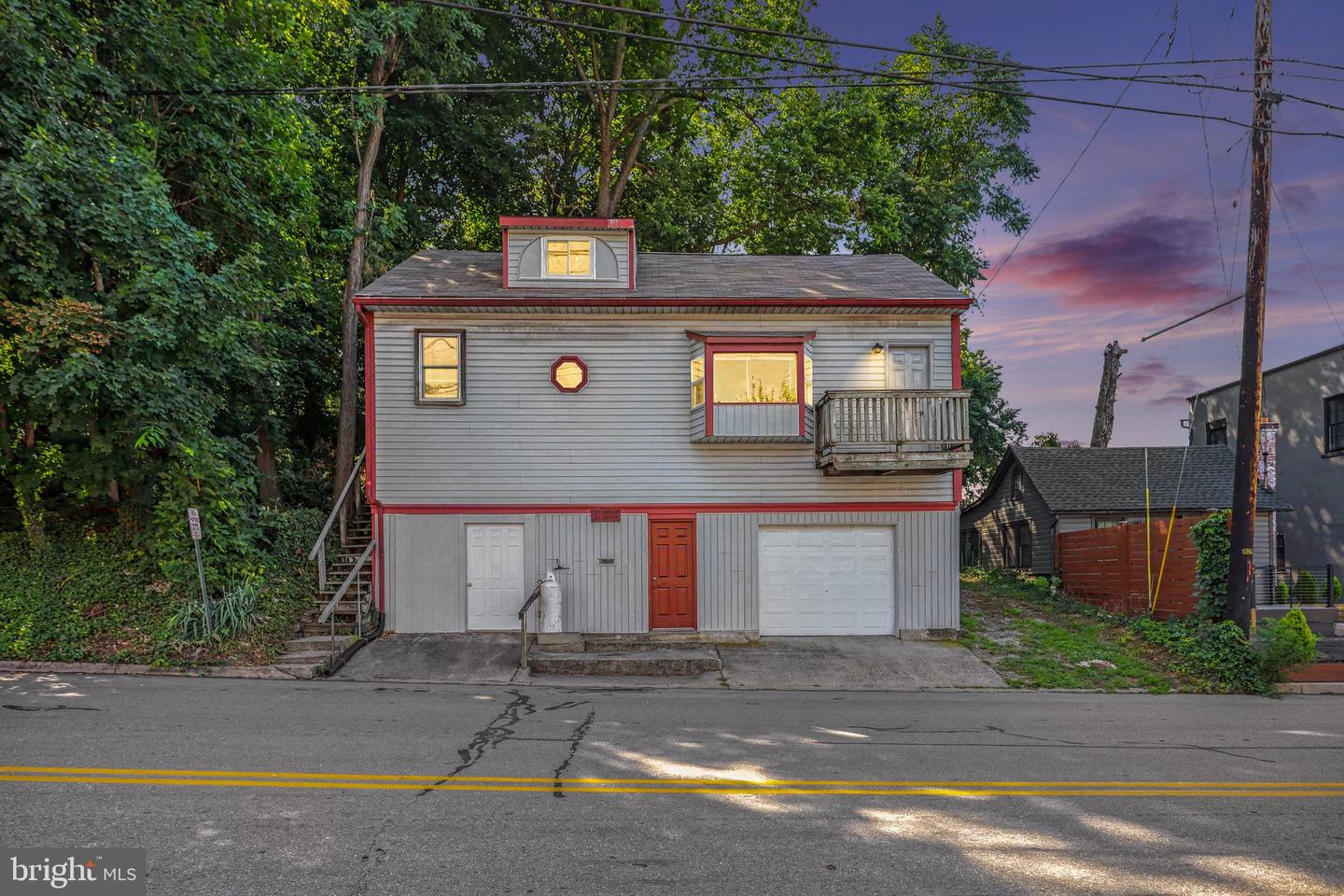 318 Linden St Property Photo 1