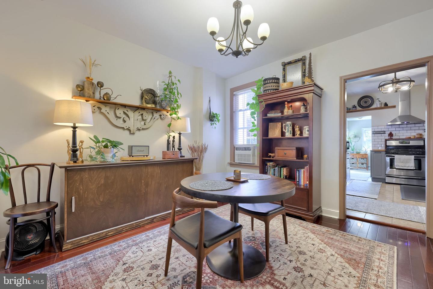637 N Mary St Property Photo 11