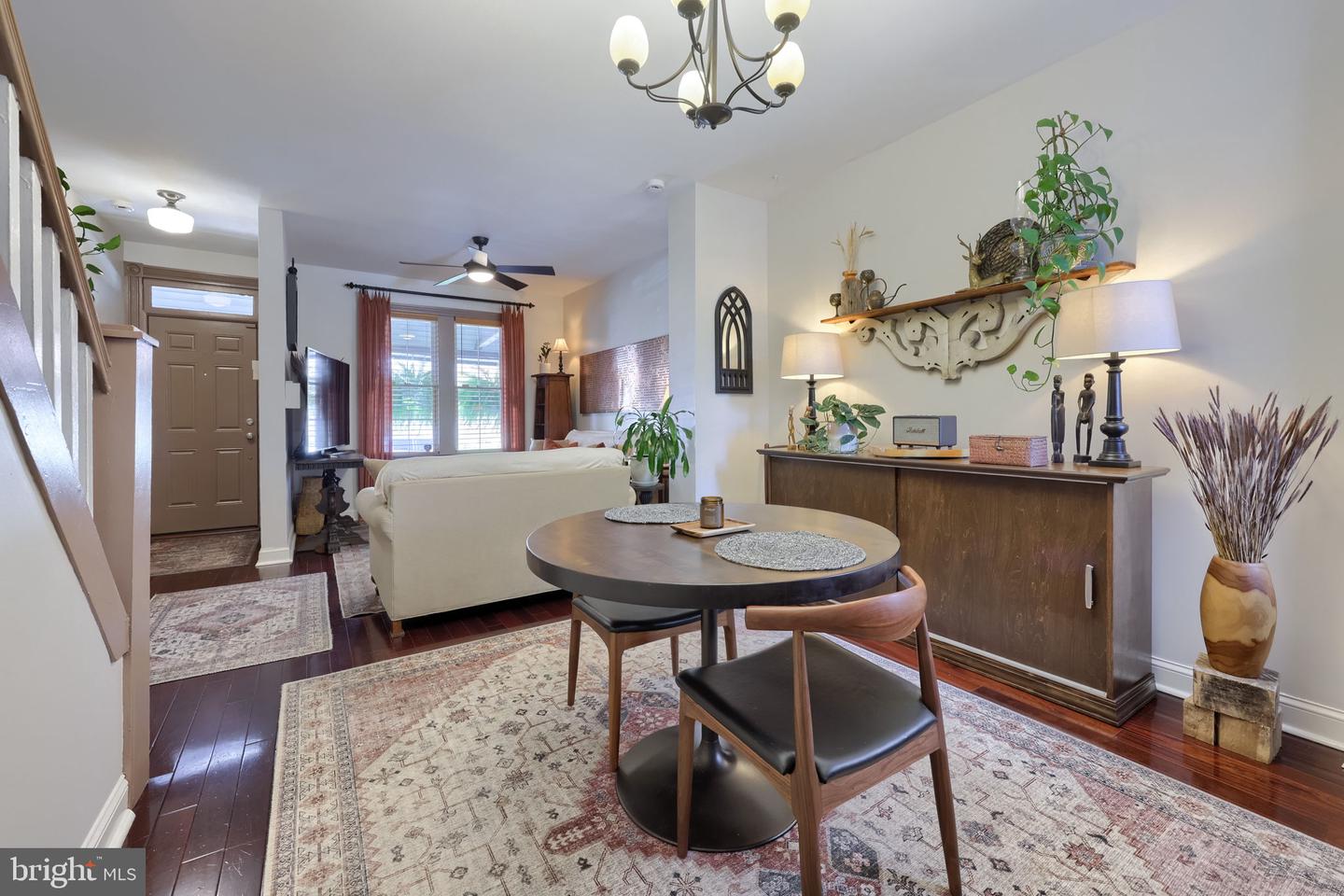 637 N Mary St Property Photo 14