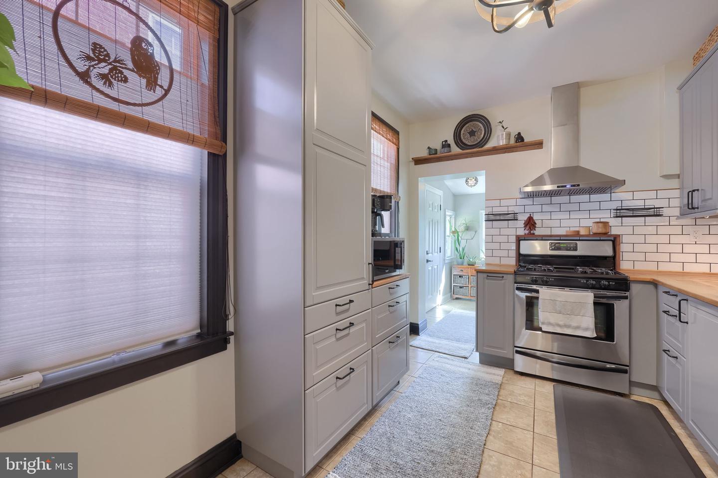 637 N Mary St Property Photo 16