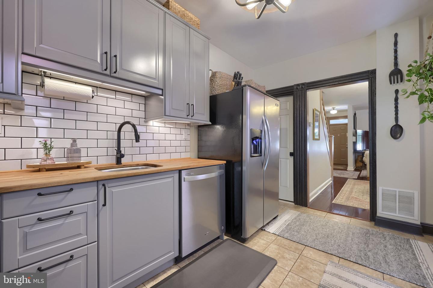 637 N Mary St Property Photo 18
