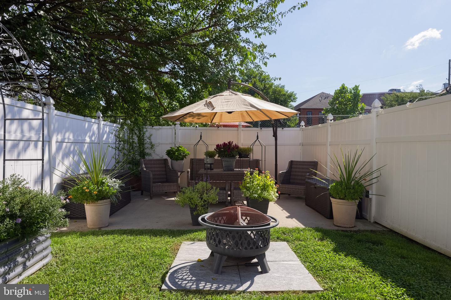 637 N Mary St Property Photo 37