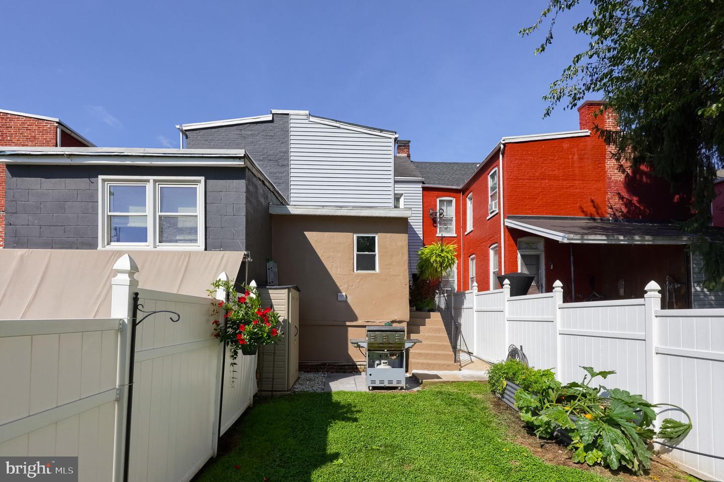 637 N Mary St Property Photo 40