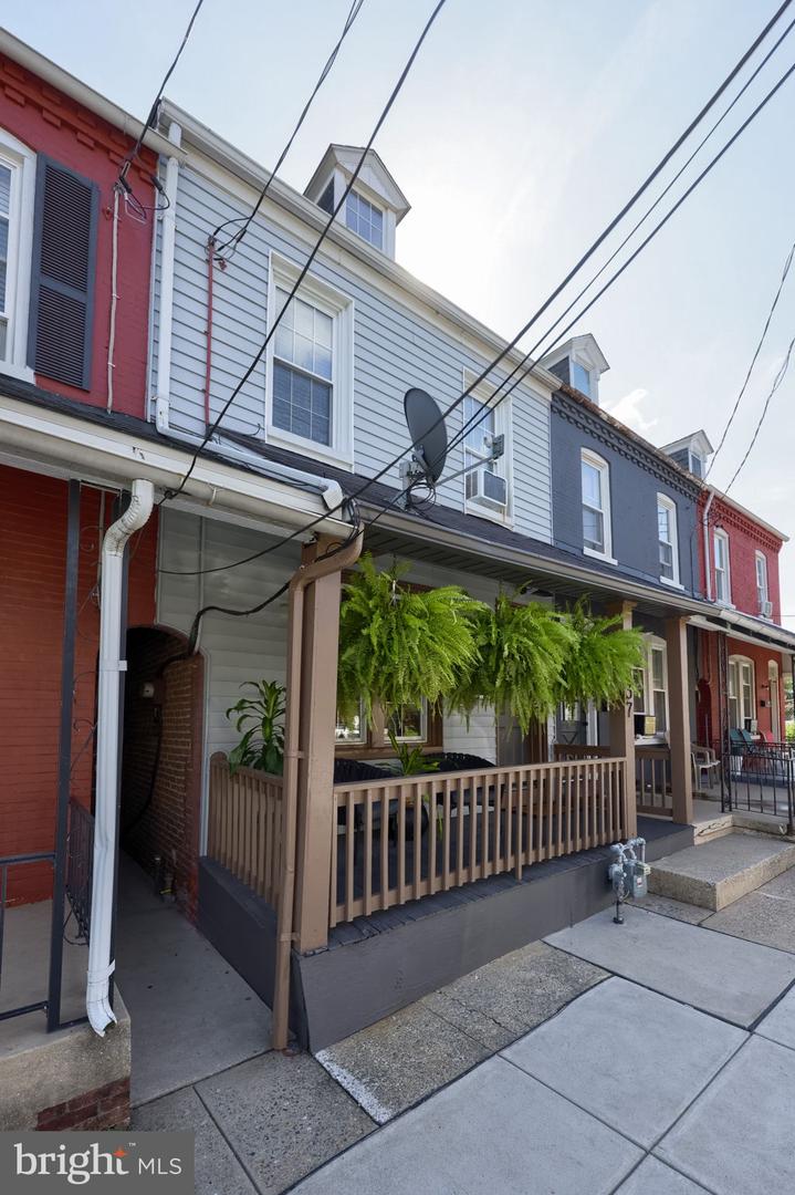 637 N Mary St Property Photo 44