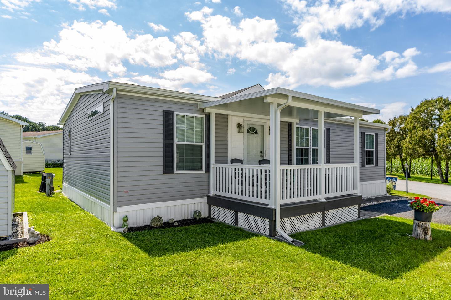 31 RUTH DR