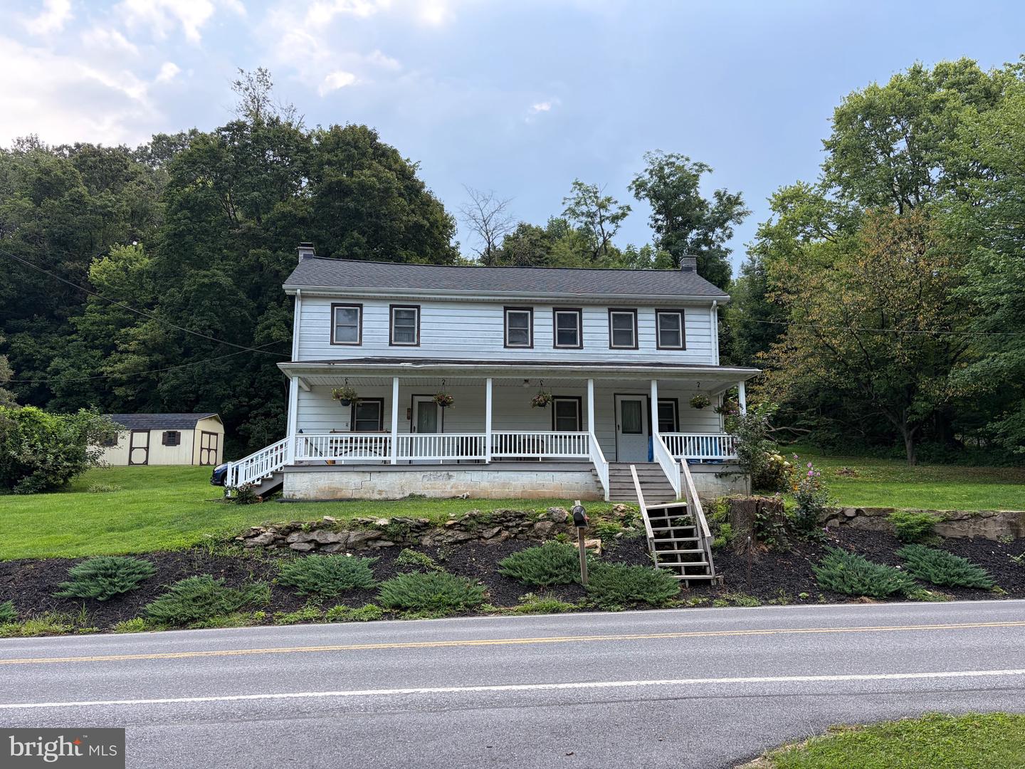 1055 Rawlinsville Rd Property Photo 1