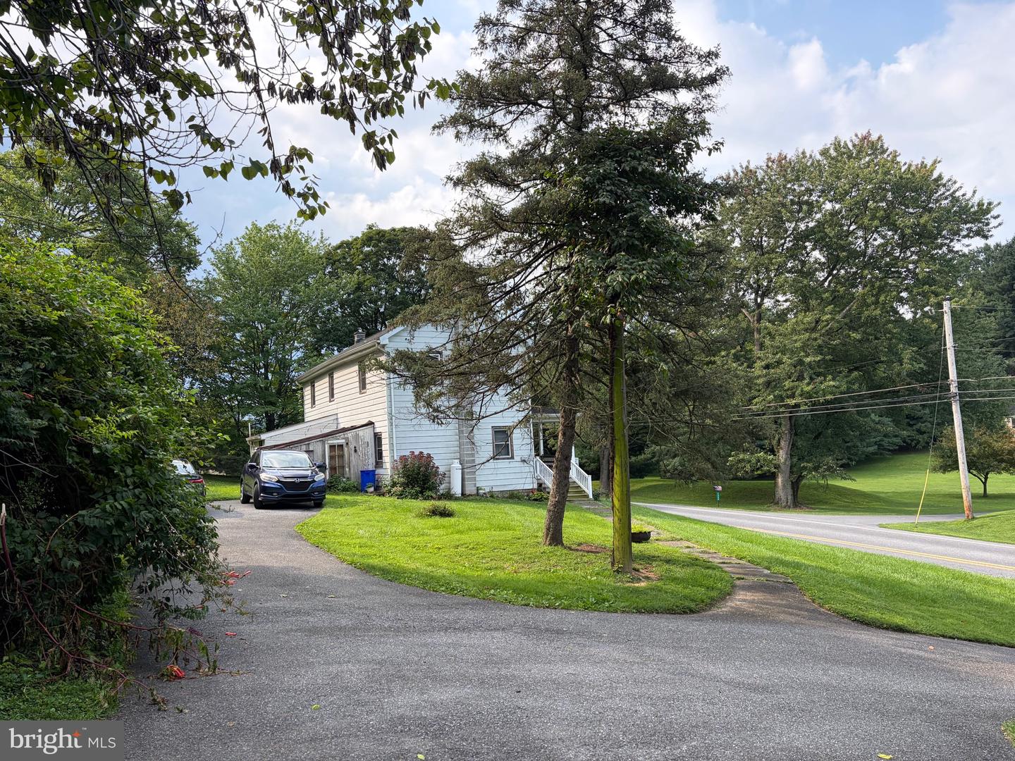 1055 Rawlinsville Rd Property Photo 4