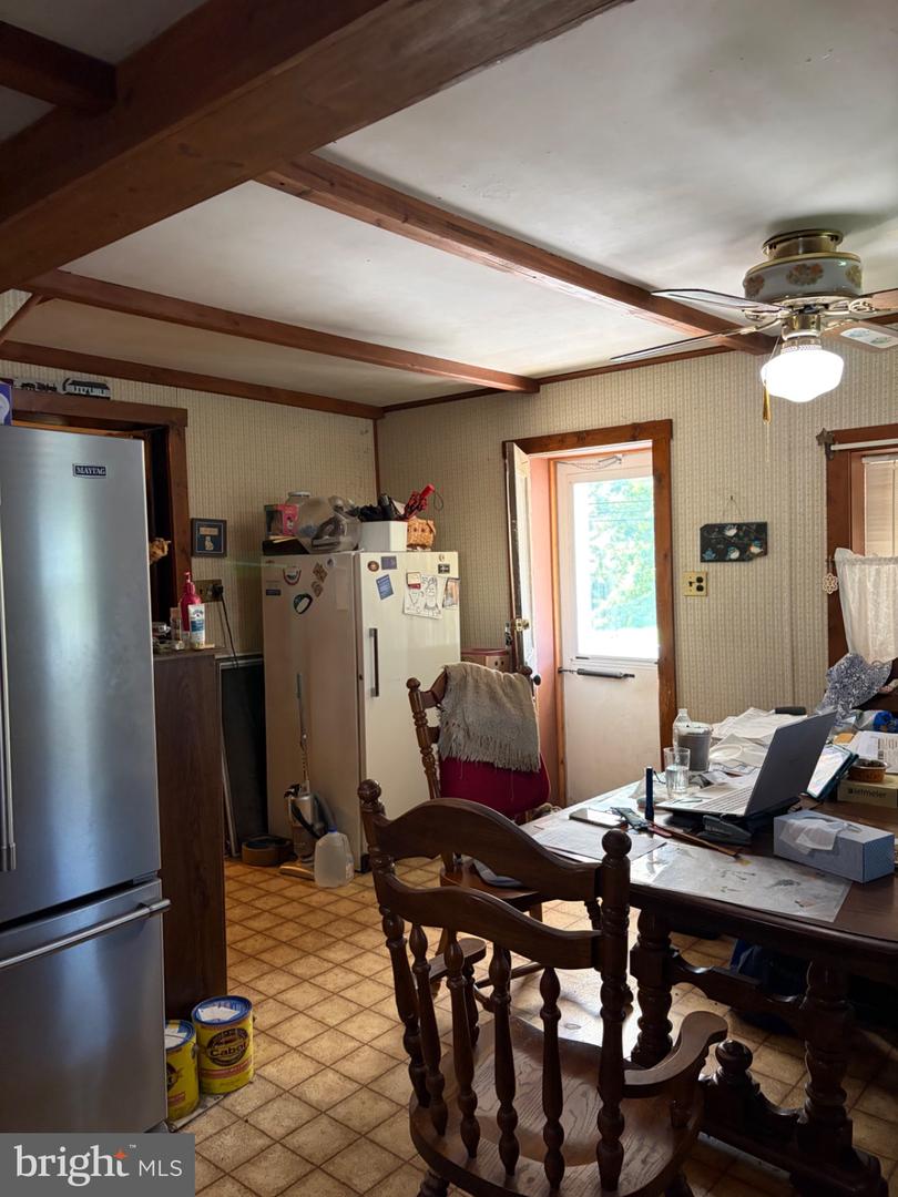 1055 Rawlinsville Rd Property Photo 9