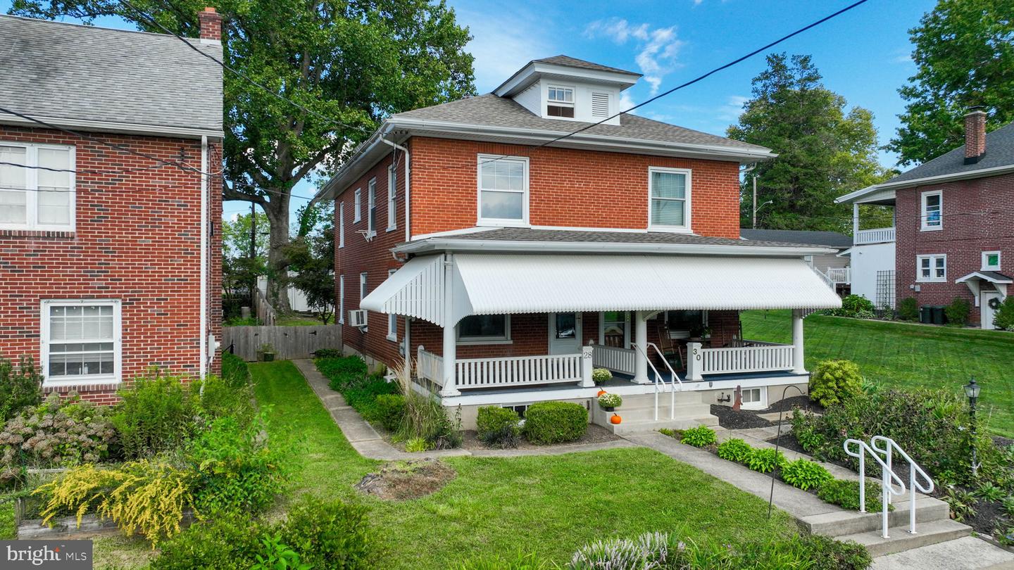 28 E Pine St Property Photo 1