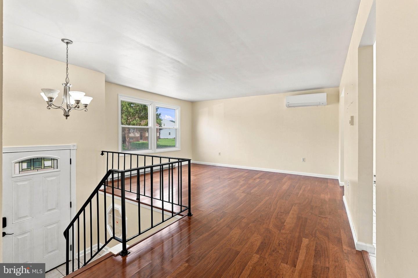 111 Tanglewood Ln Property Photo 2