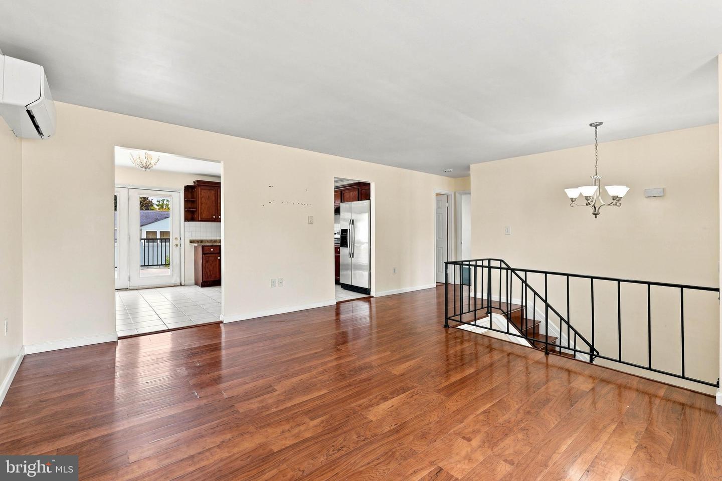 111 Tanglewood Ln Property Photo 3