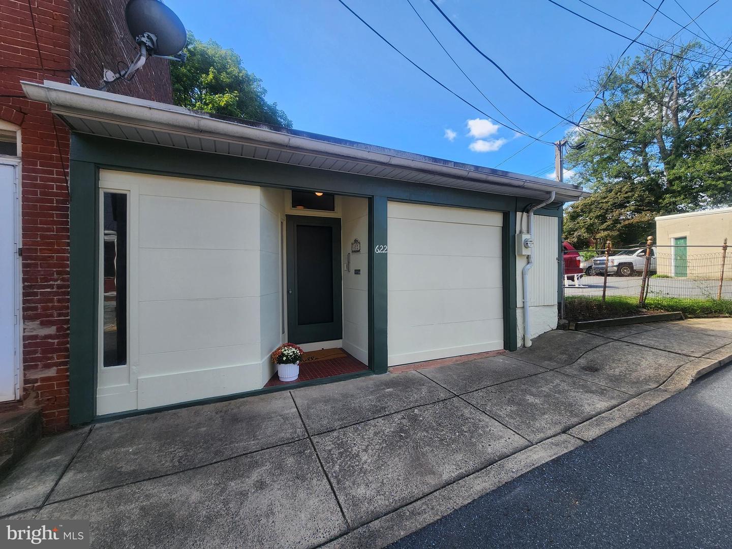 622 W MARION ST Property Photo 1