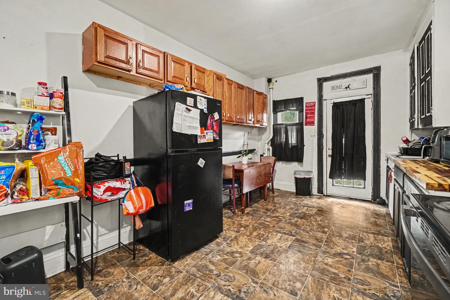 458 Manor St Property Photo 6