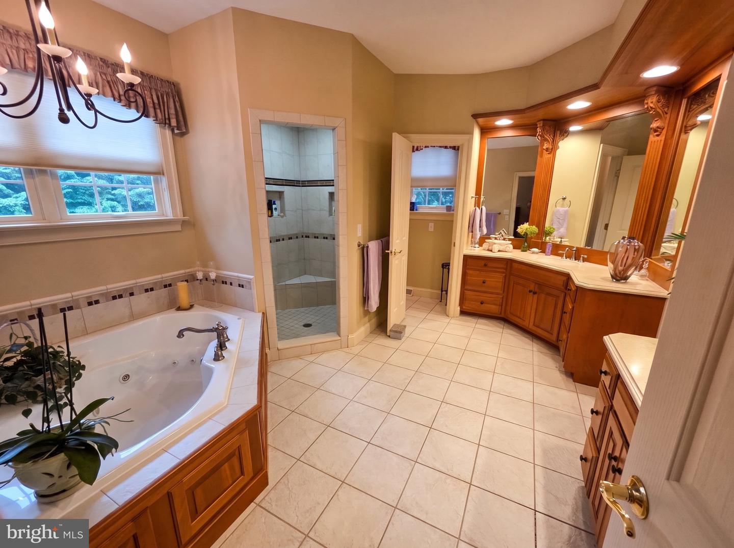 813 Woodfield Dr Property Photo 38