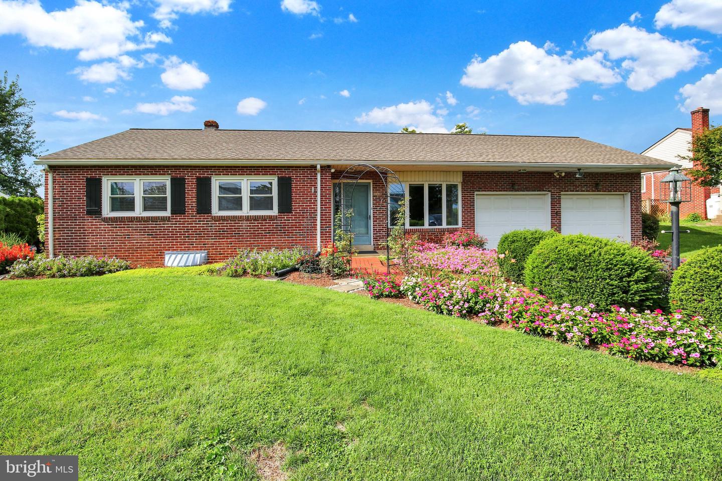 250 Sprecher Rd Property Photo 1