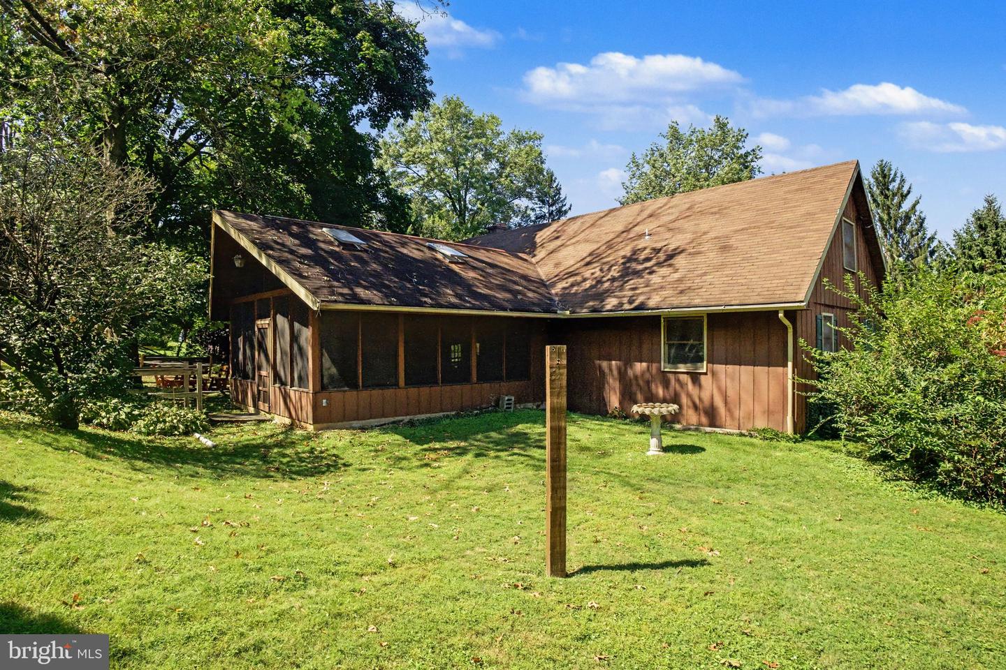 76 Buch Ave Property Photo 32