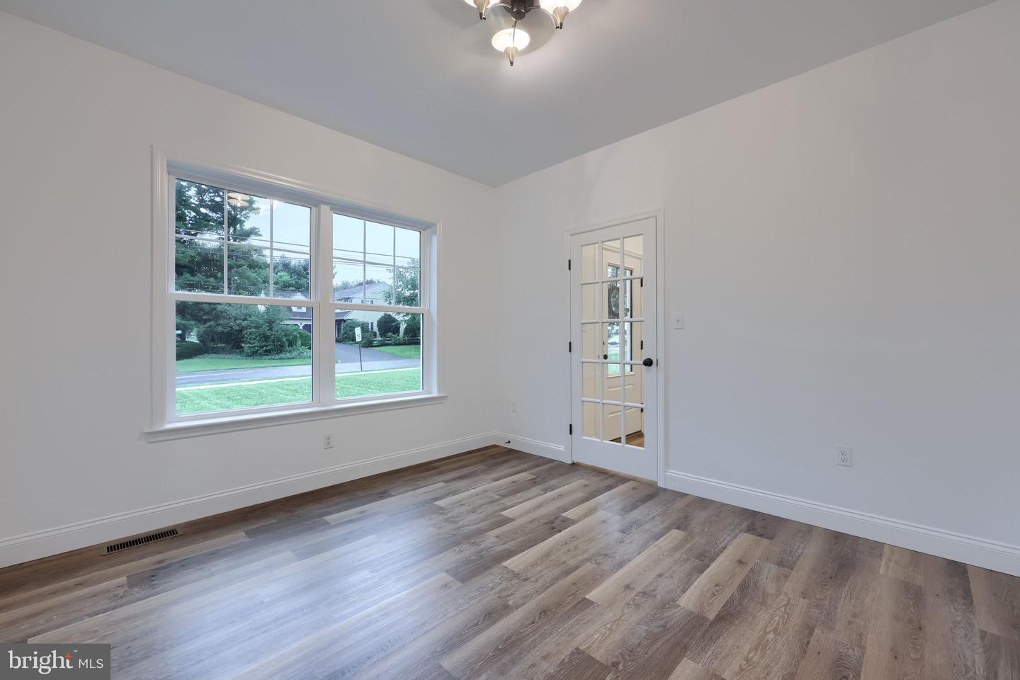 516 Woodcrest Ave Property Photo 10