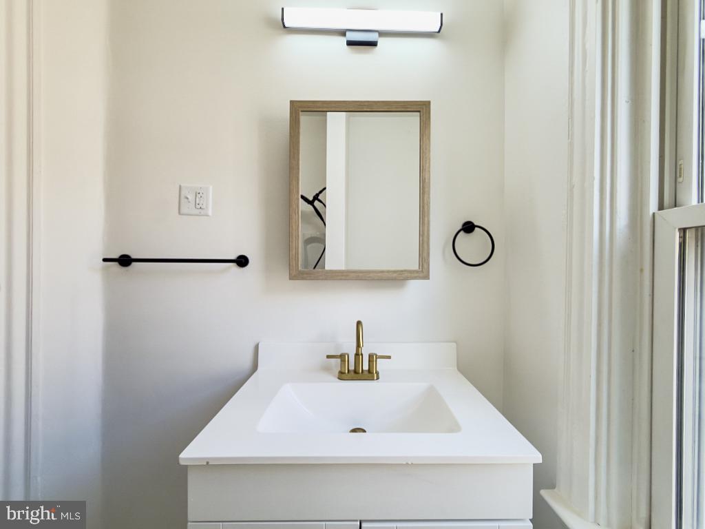 15 S Ann St #2 Property Photo 15