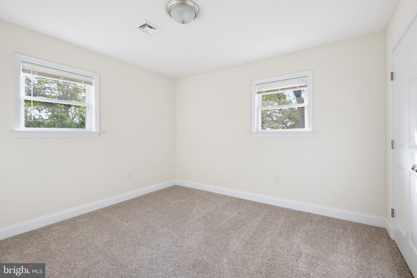 78 Parkview Dr Property Photo 15