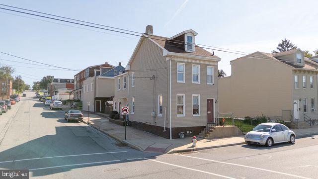 353 N 2nd St Property Photo 2