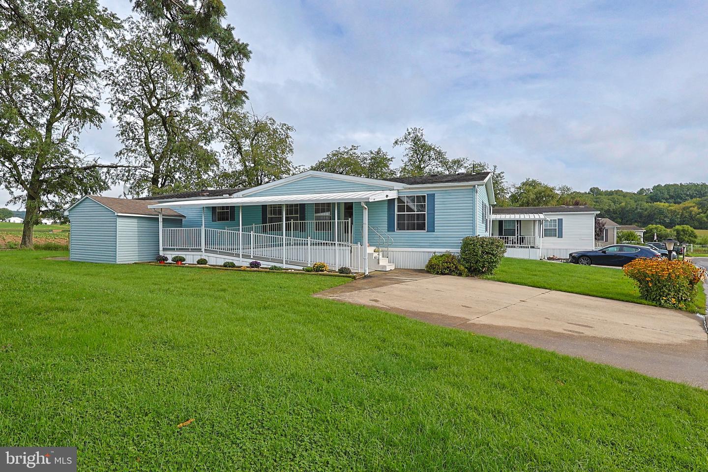 726 Pine Blvd Property Photo 1