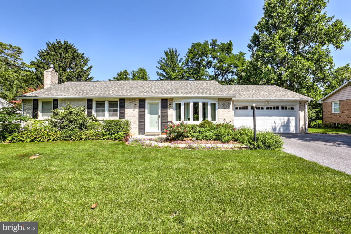 125 Bomberger Rd Property Photo 1