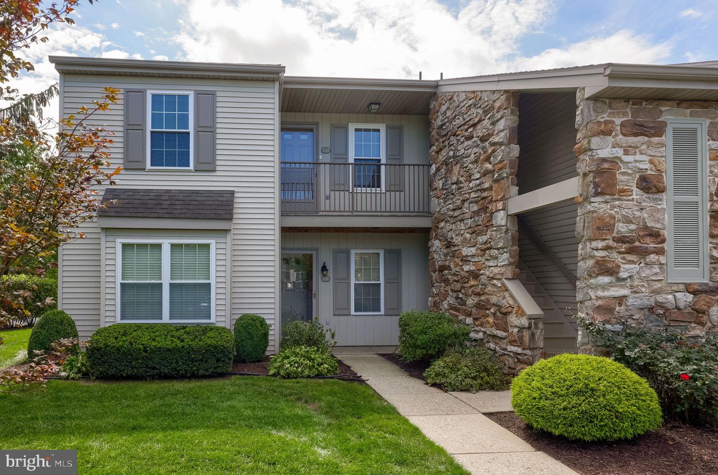 232 Greenview Dr Property Photo 2