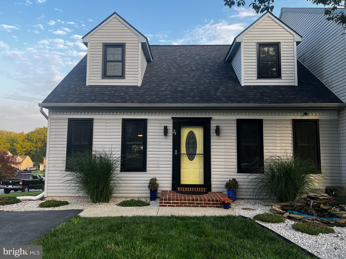 24 KENBRIDGE LN