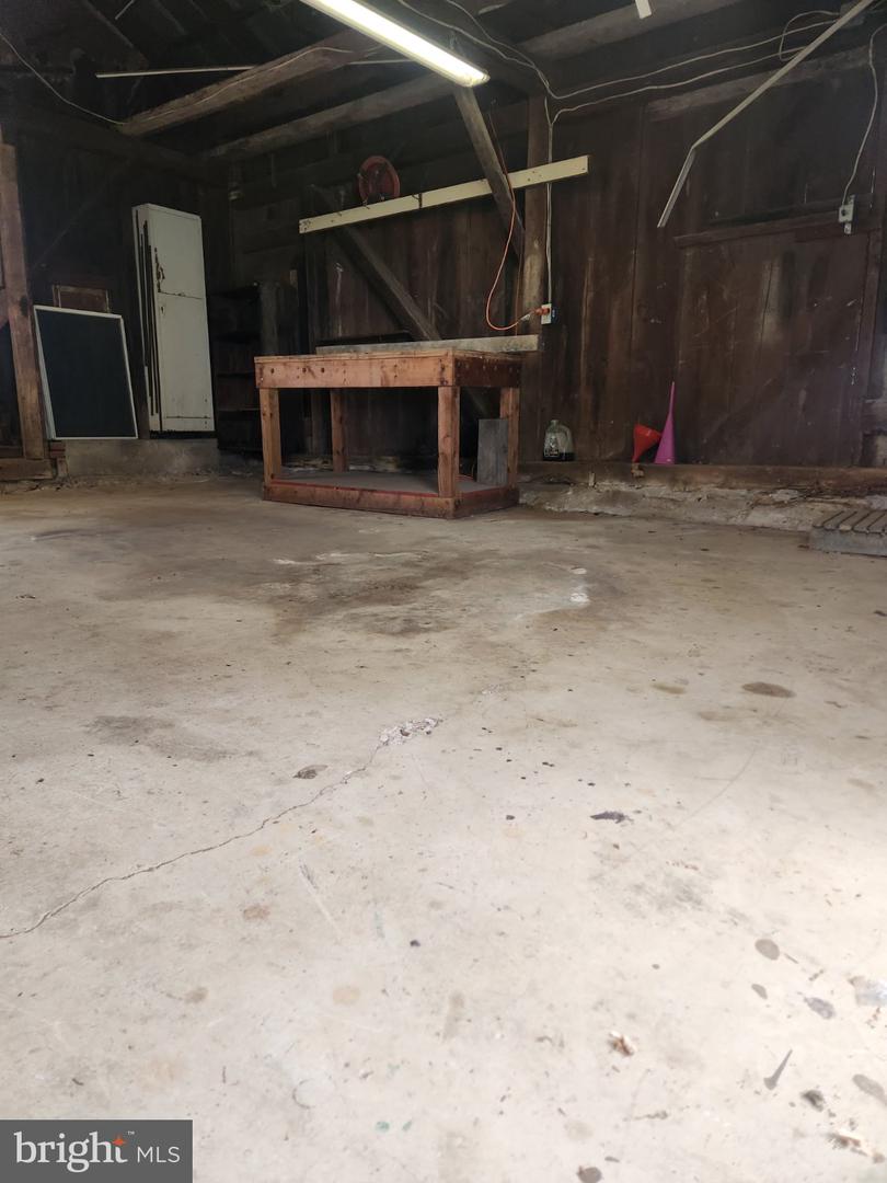 119 S River Property Photo 4