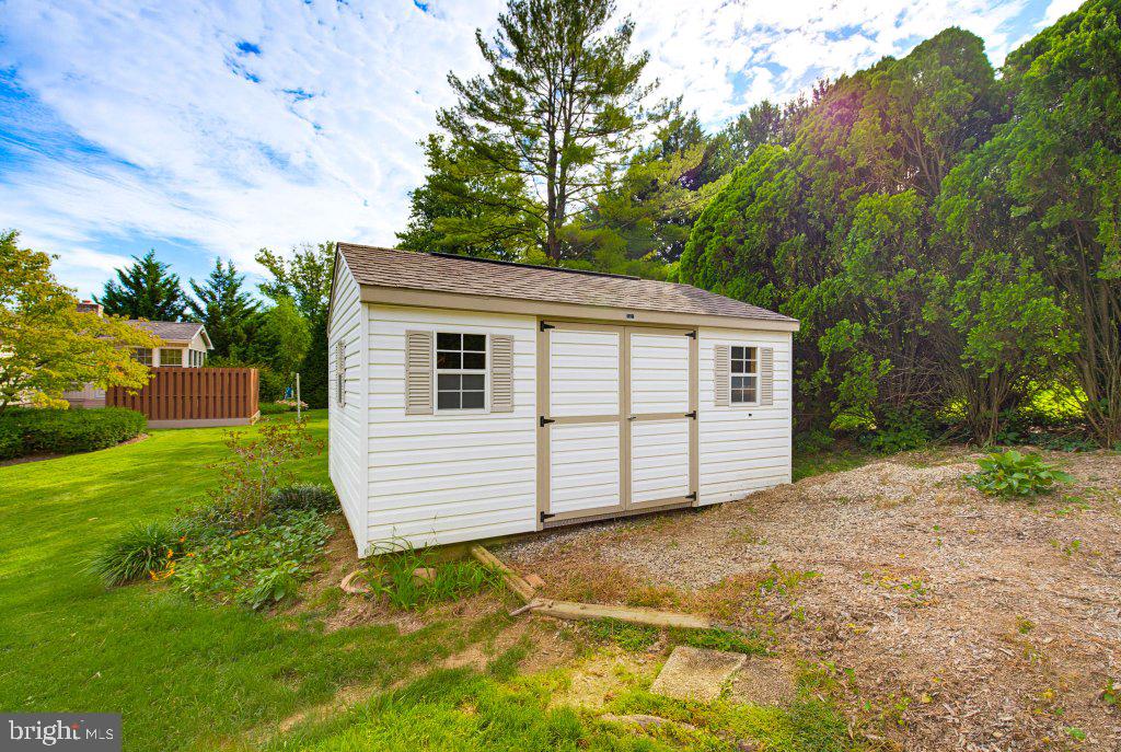 104 Oxford Dr Property Photo 30