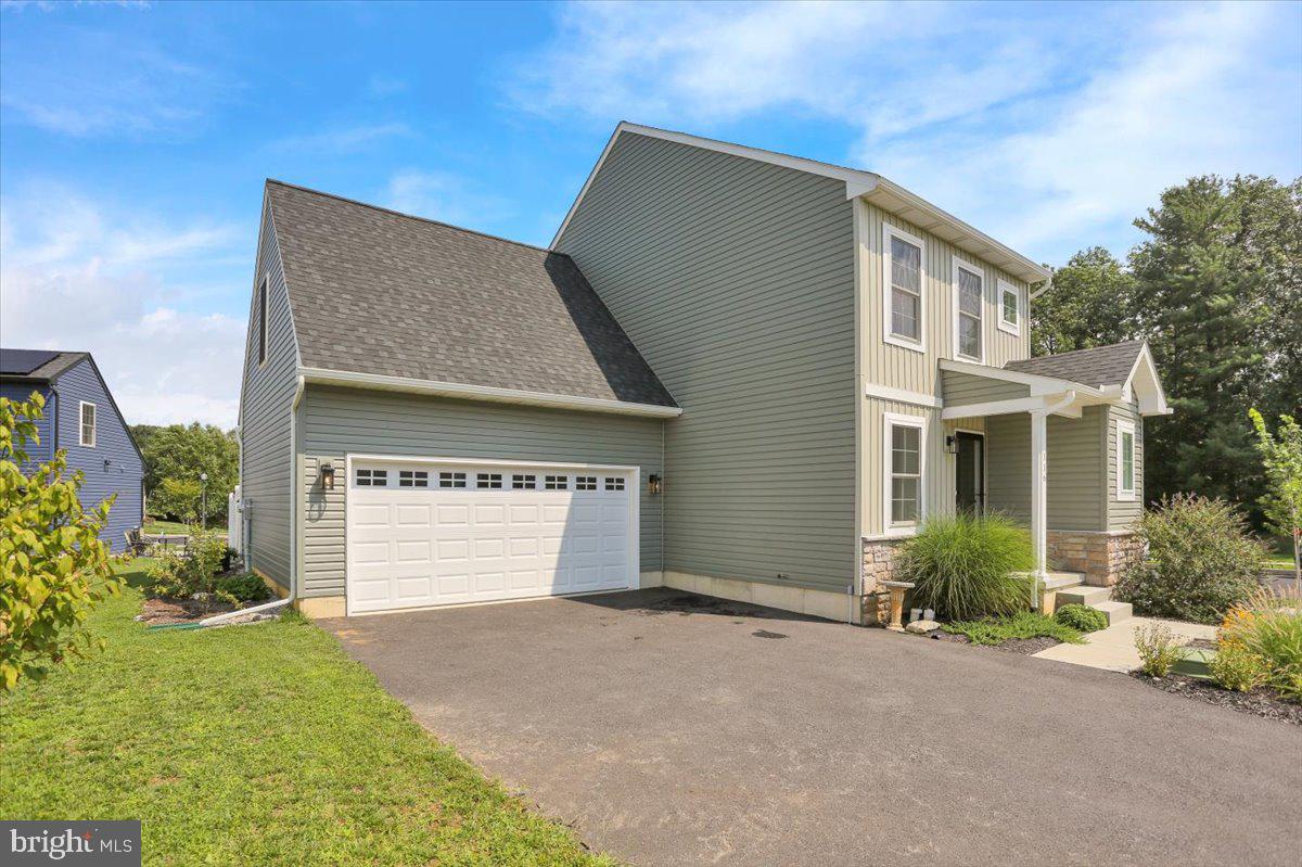 116 Meadows Bnd Property Photo 2