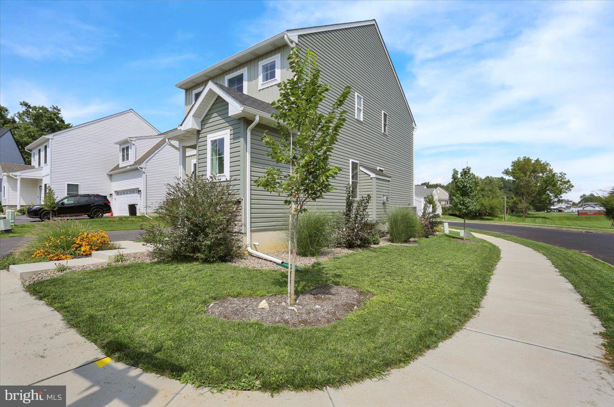 116 Meadows Bnd Property Photo 3