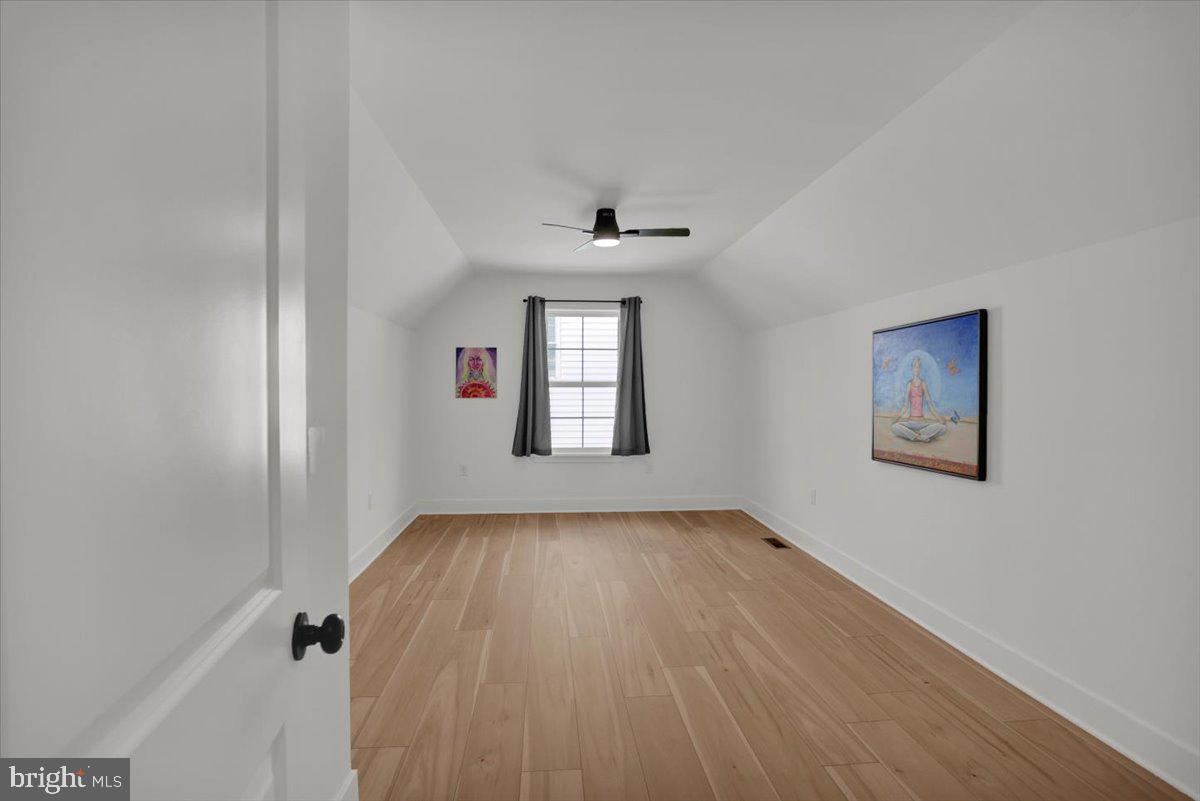 116 Meadows Bnd Property Photo 23