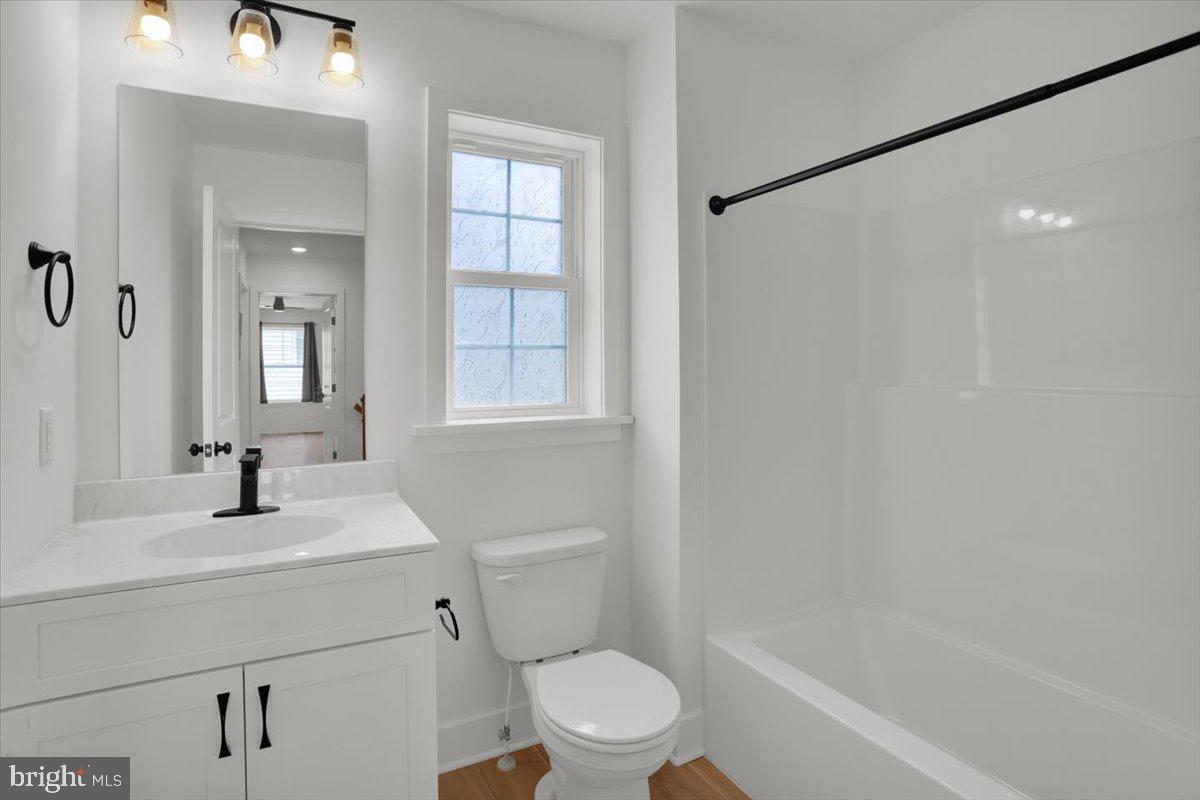 116 Meadows Bnd Property Photo 24