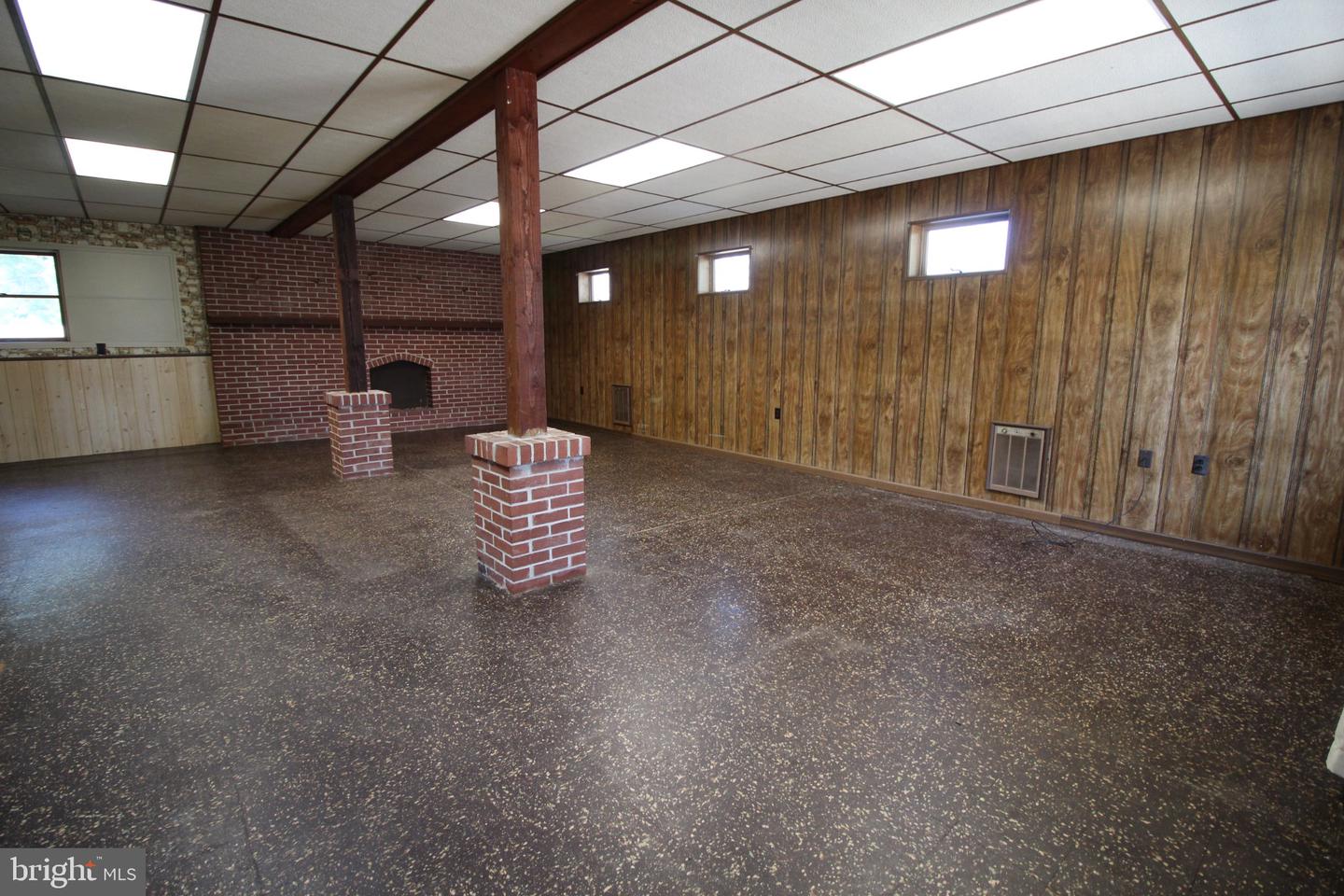 354 E Main St Property Photo 16