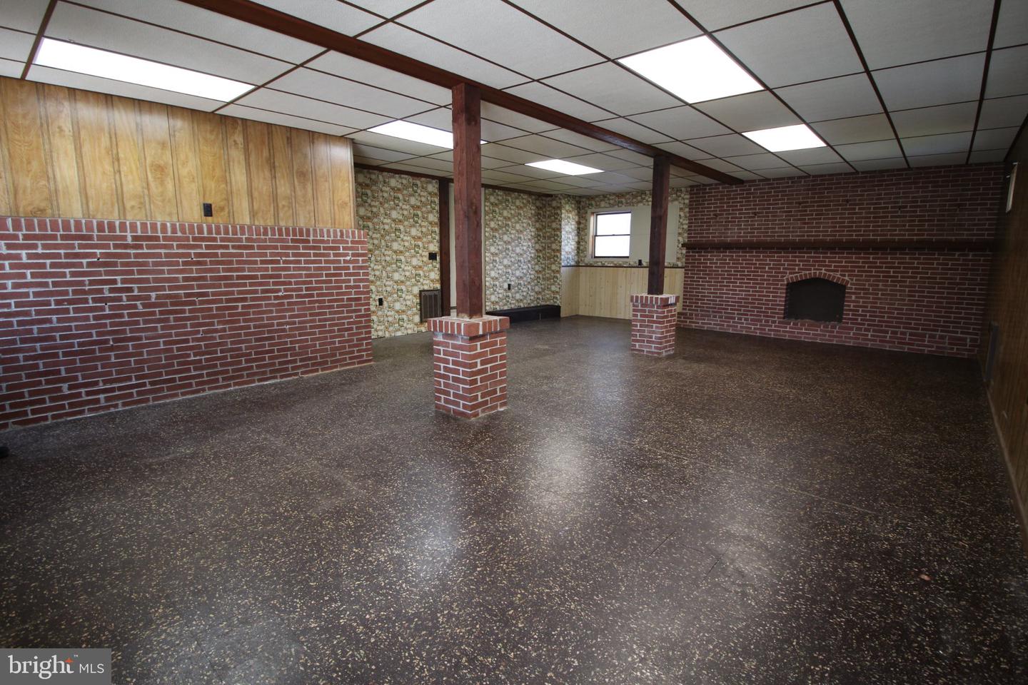 354 E Main St Property Photo 17