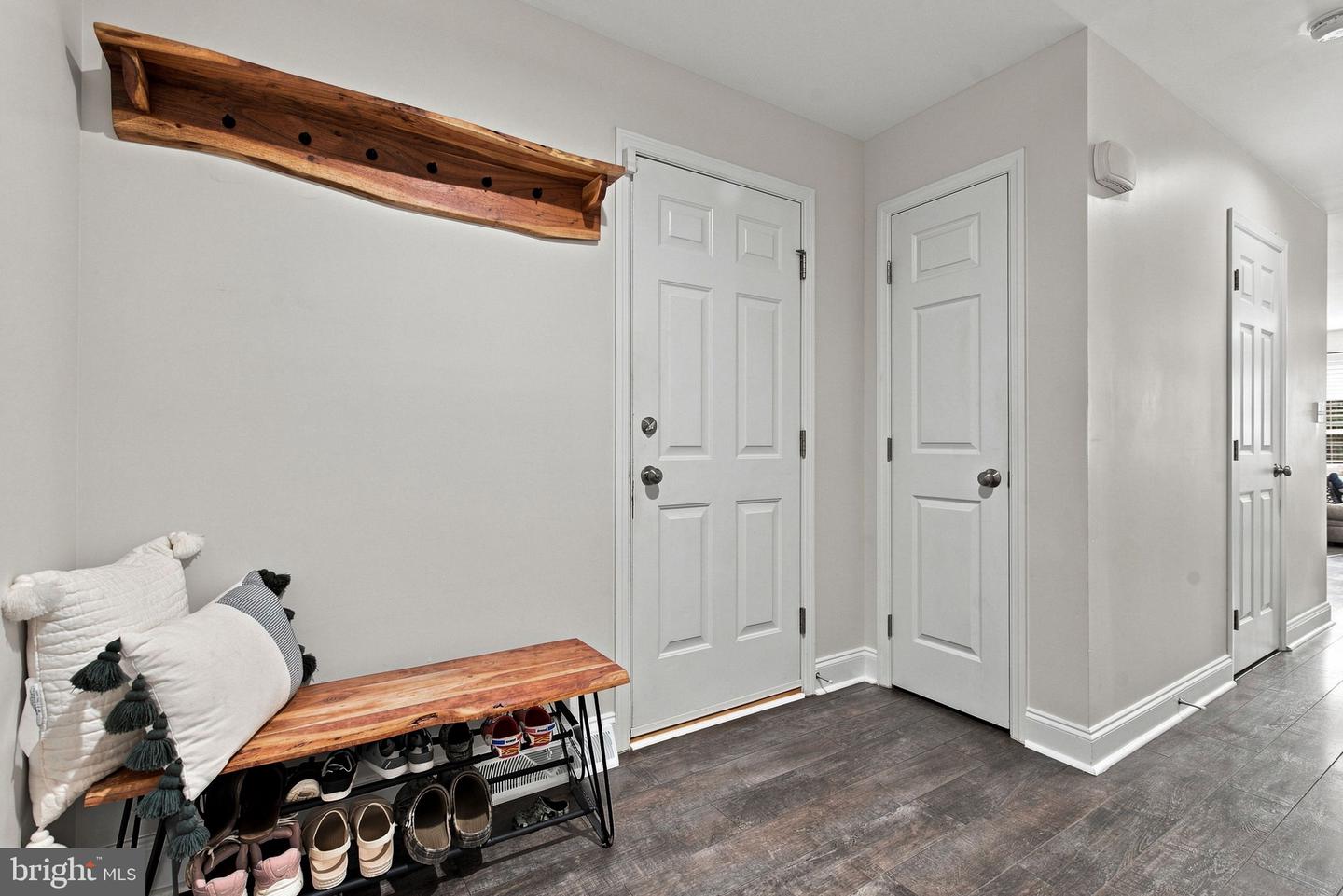 210 Charlan Blvd Property Photo 5