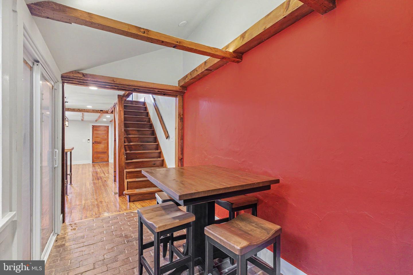 408 E Grant St Property Photo 6