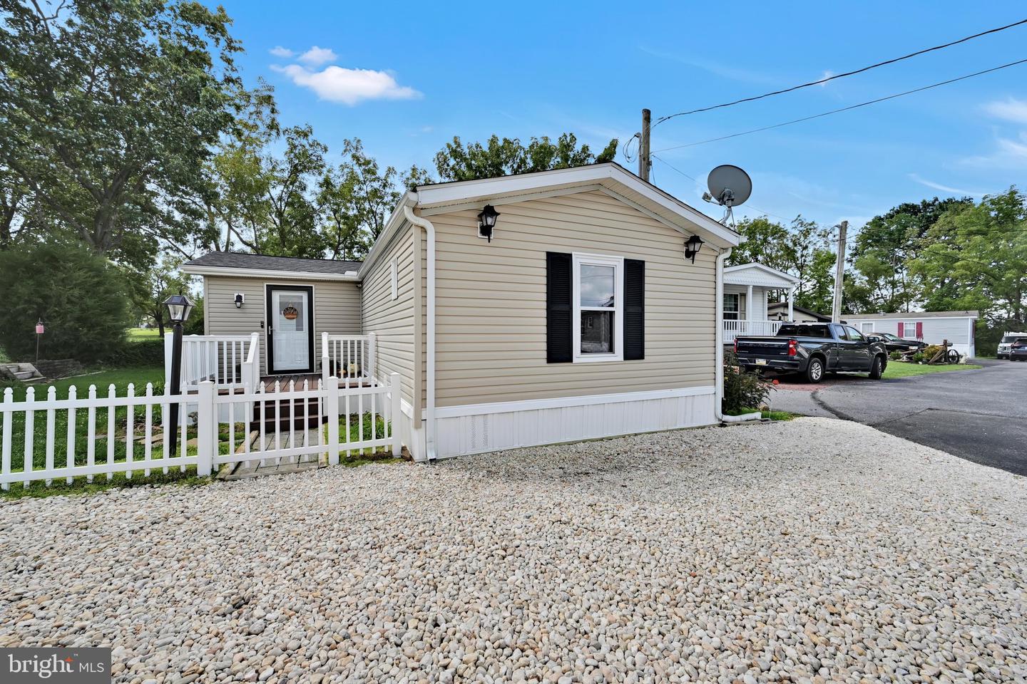 330 Don Dr Property Photo 1