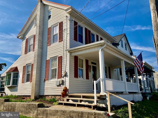 305 Broad St Property Photo 2