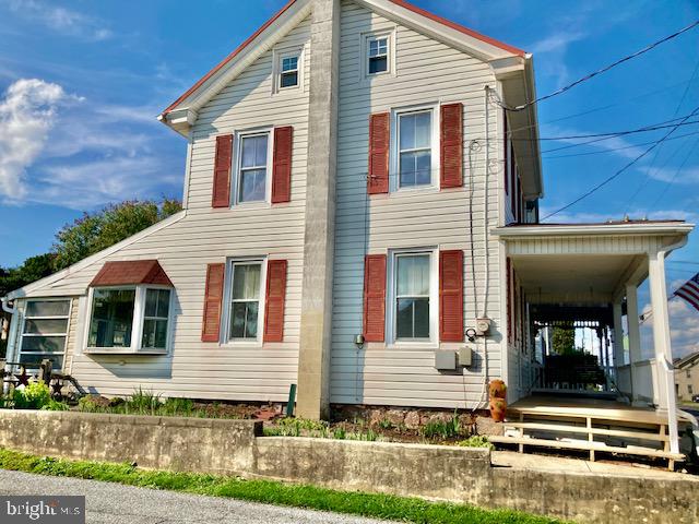 305 Broad St Property Photo 3
