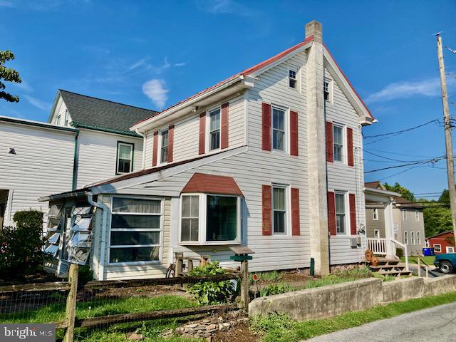 305 Broad St Property Photo 4