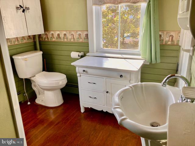 305 Broad St Property Photo 12