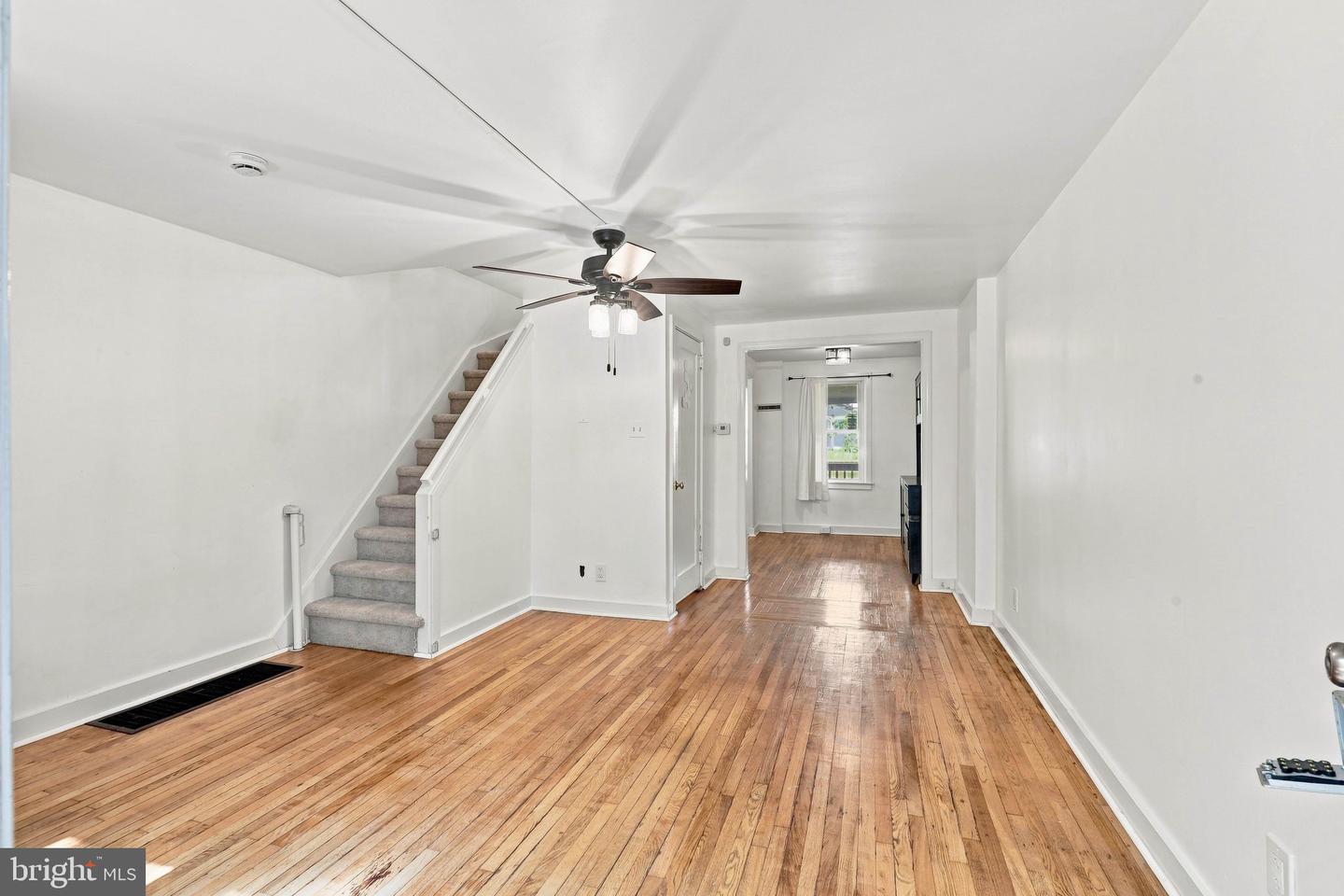 825 Union St Property Photo 8